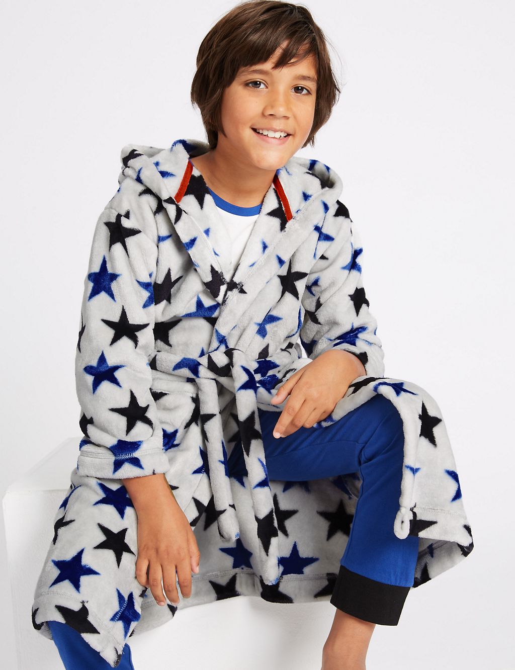 Star Print Dressing Gown (1-16 Years) 3 of 6