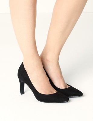 pointed court shoes