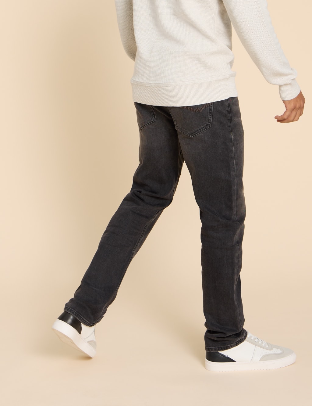 816 Fit Jeans With White 