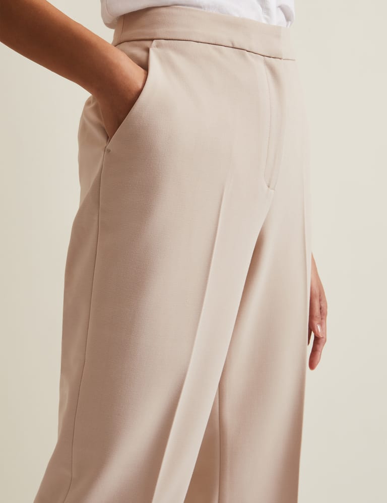 Beige wide leg cropped pants 2025