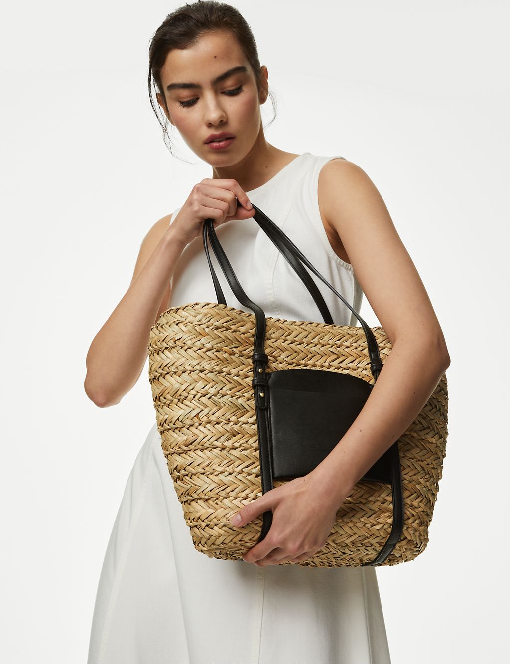 Straw Tote Bag 3 of 5