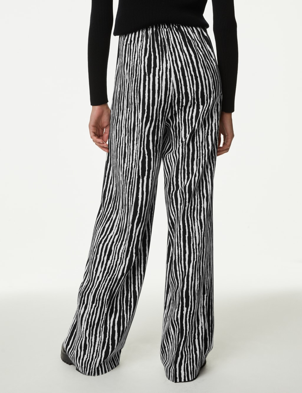 Striped jeans pull and bear hotsell