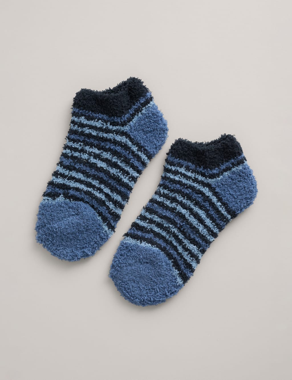 Trainer fluffy socks discount