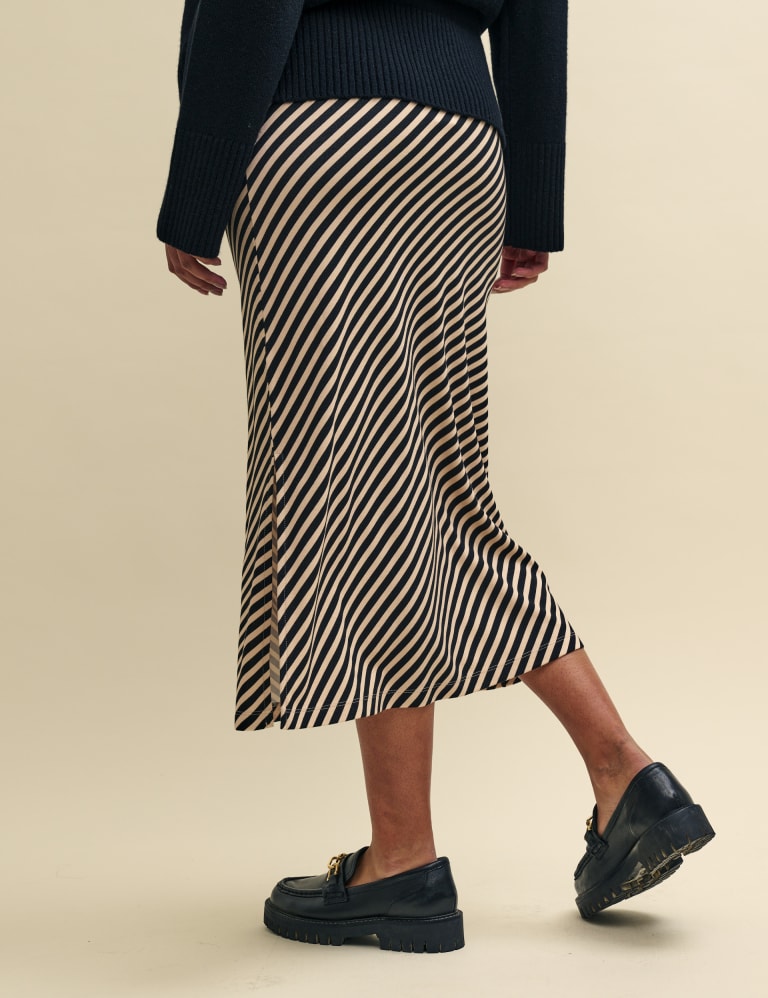 Black and white top striped skirt 5t