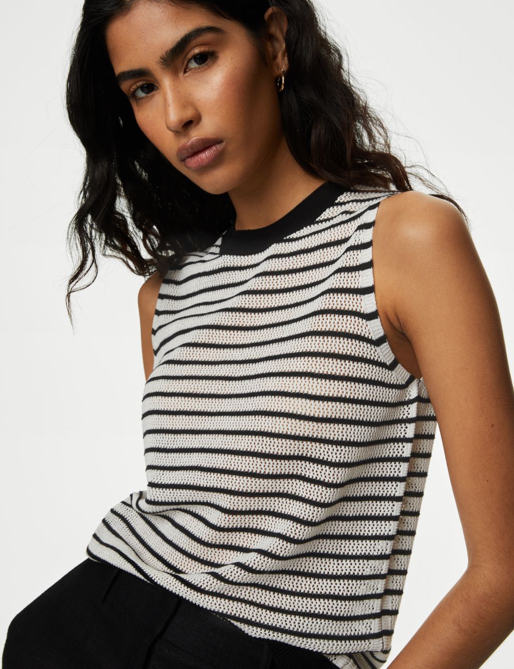 Striped Round Neck Knitted Vest with Linen 3 of 6