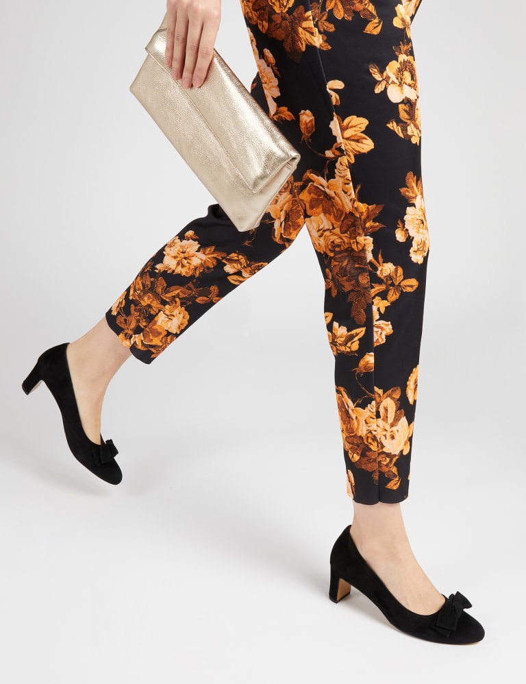 Gold bow block heel 2025