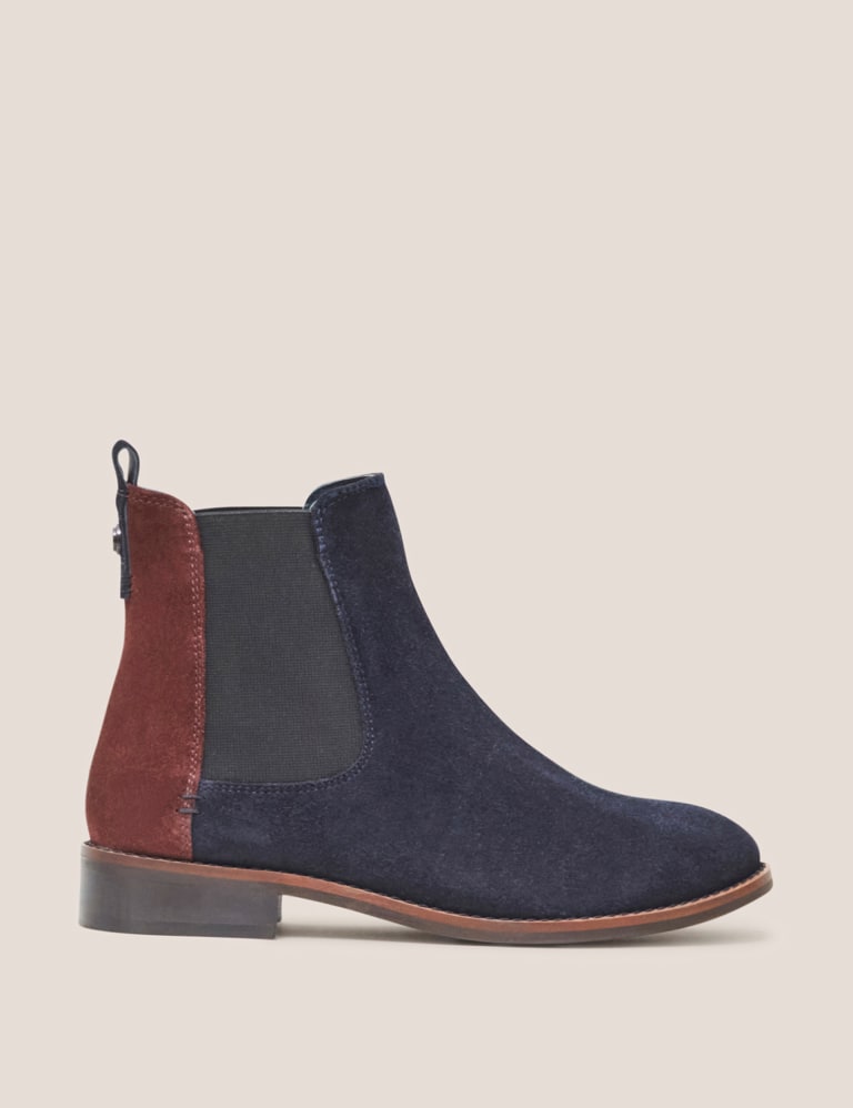 The white deals stuff boots