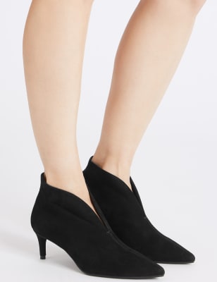 Kitten heel outlet boots suede