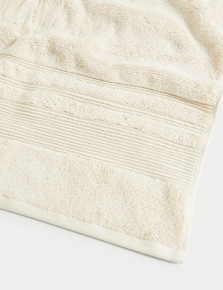 Super Plush Pure Cotton Towel 4 of 4
