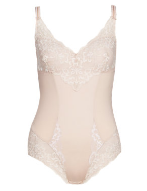 Super Soft Comfort Jasmine Overlaid Lace Full Cup Body Image 2 of 3
