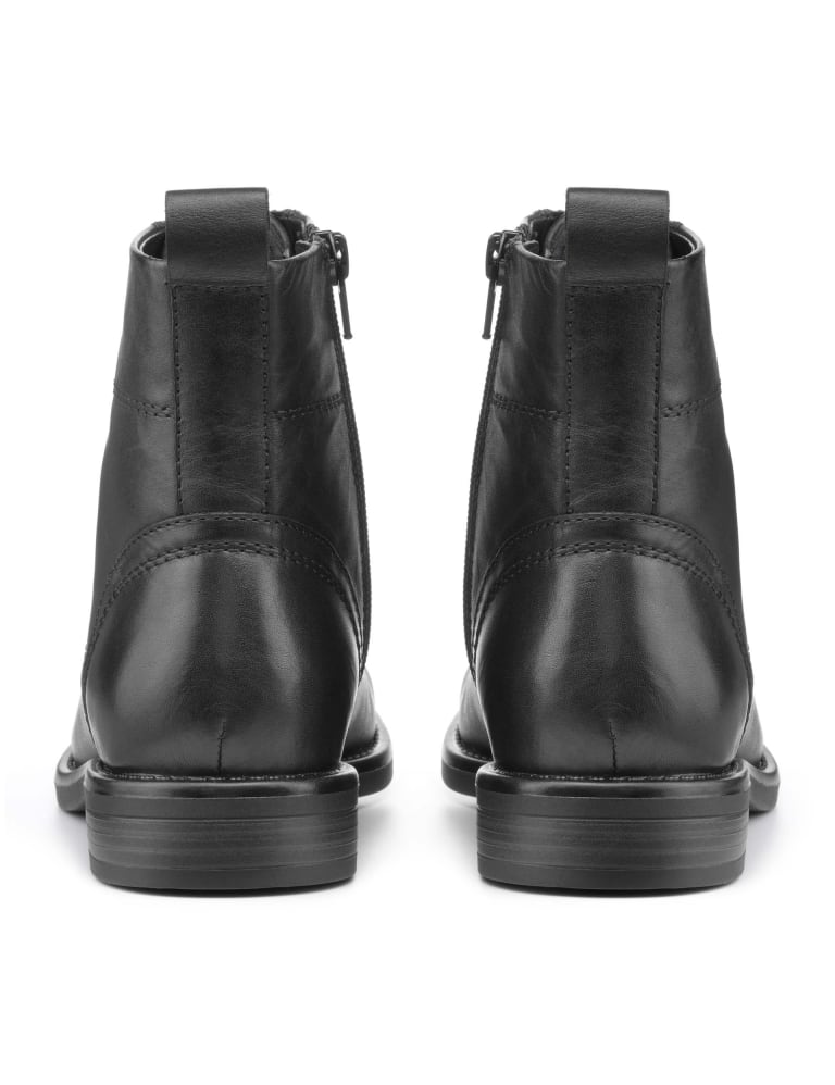 Surrey chukka boot 2025