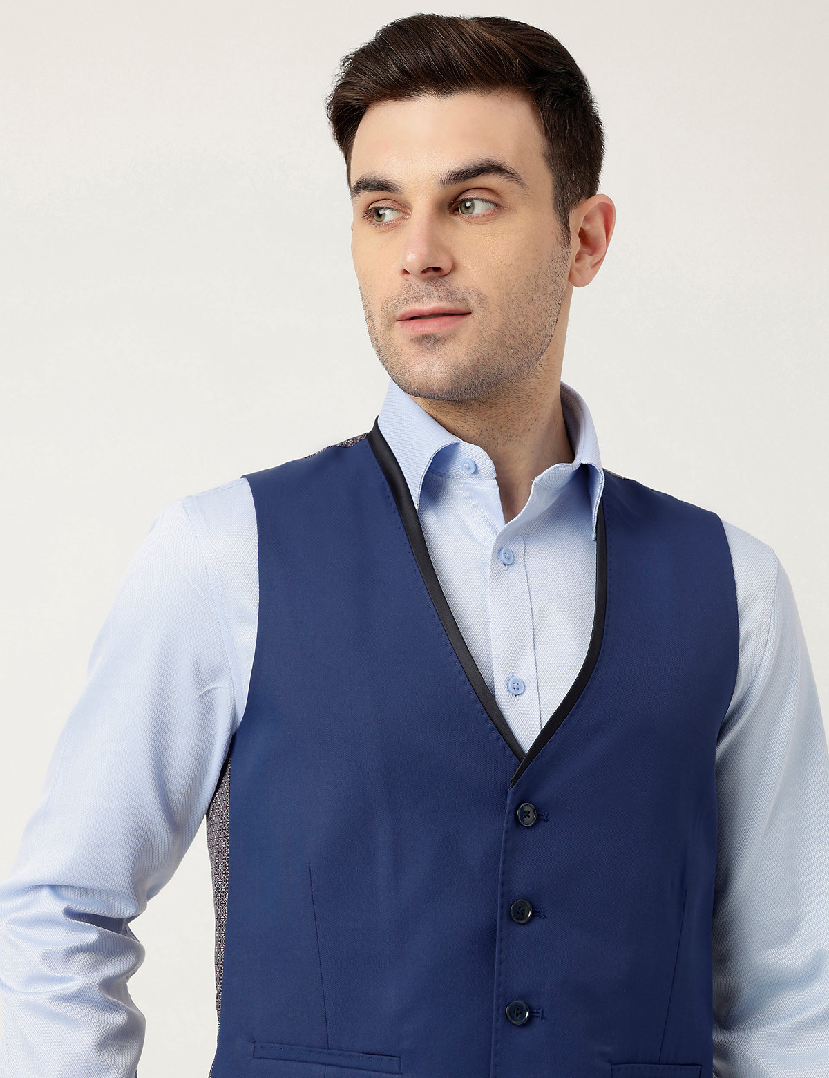 

Marks & Spencer Solid Buttoned Waistcoat (MALE, INDIGO, 36-REG)