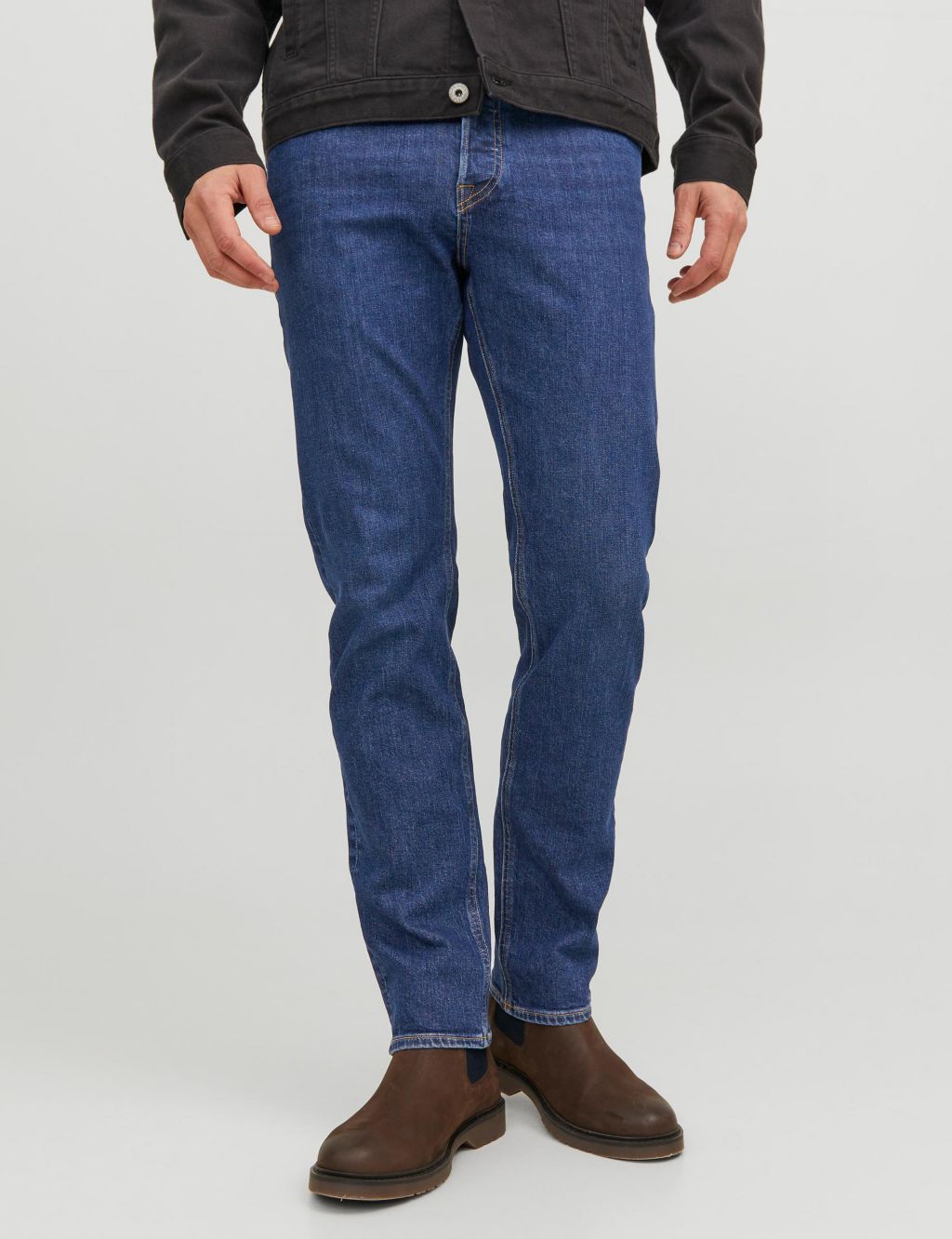 Tapered Fit 5 Pocket Jeans 3 of 5