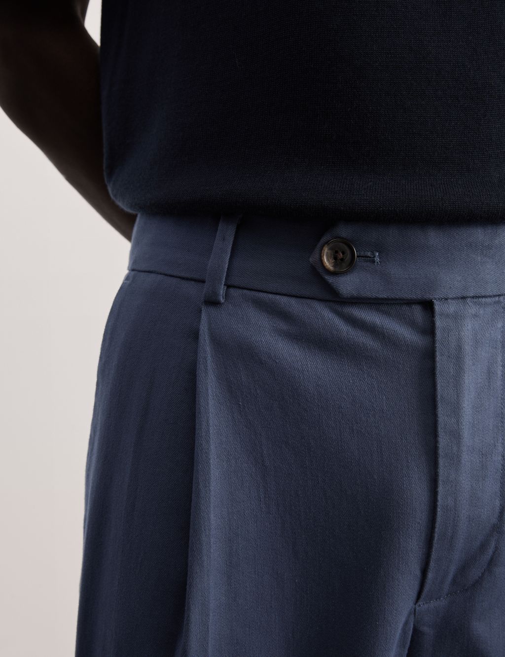 Tapered Fit Italian Single Pleat Chinos 6 of 7
