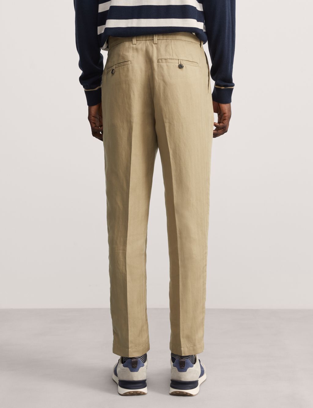 Tapered Fit Linen Blend Single Pleat Trousers 4 of 7