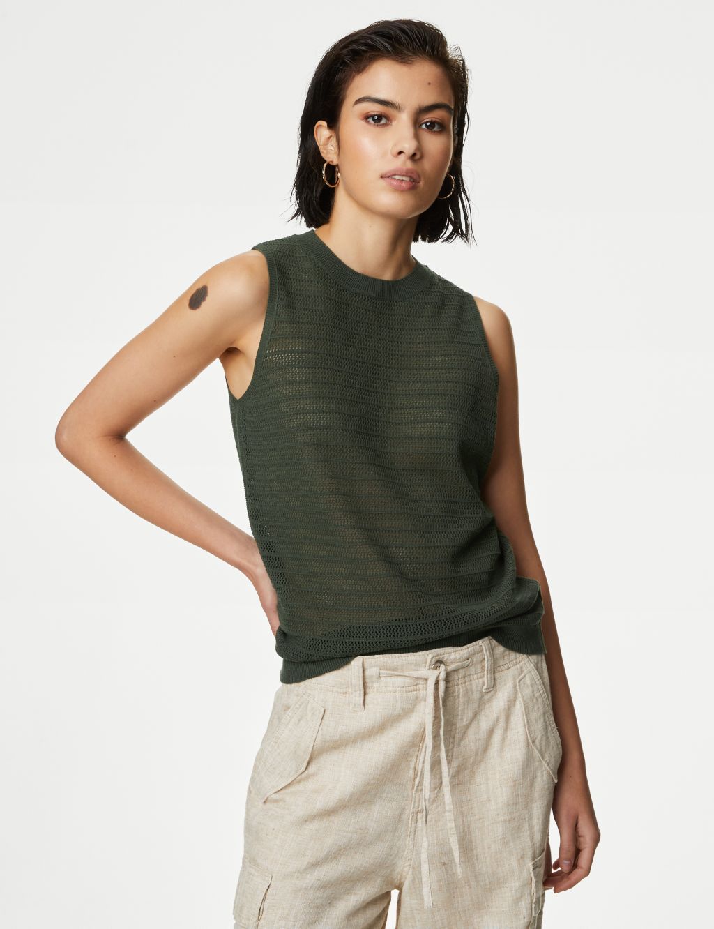 Textured Crew Neck Knitted Vest with Linen 4 of 6