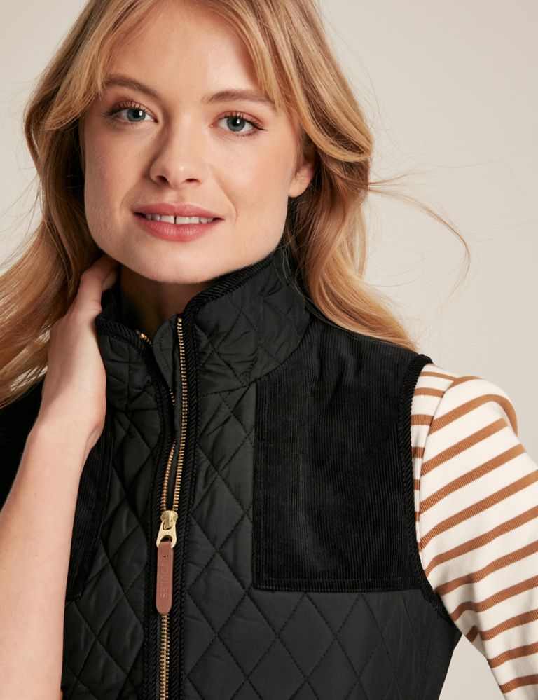 Textured Quilted Gilet 5 of 9