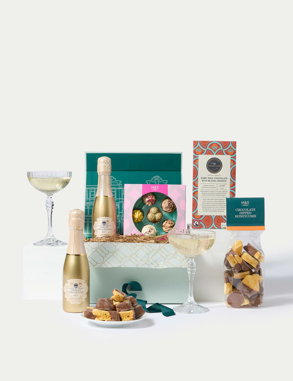 The Chocolate & Fizz Gift Box M&S