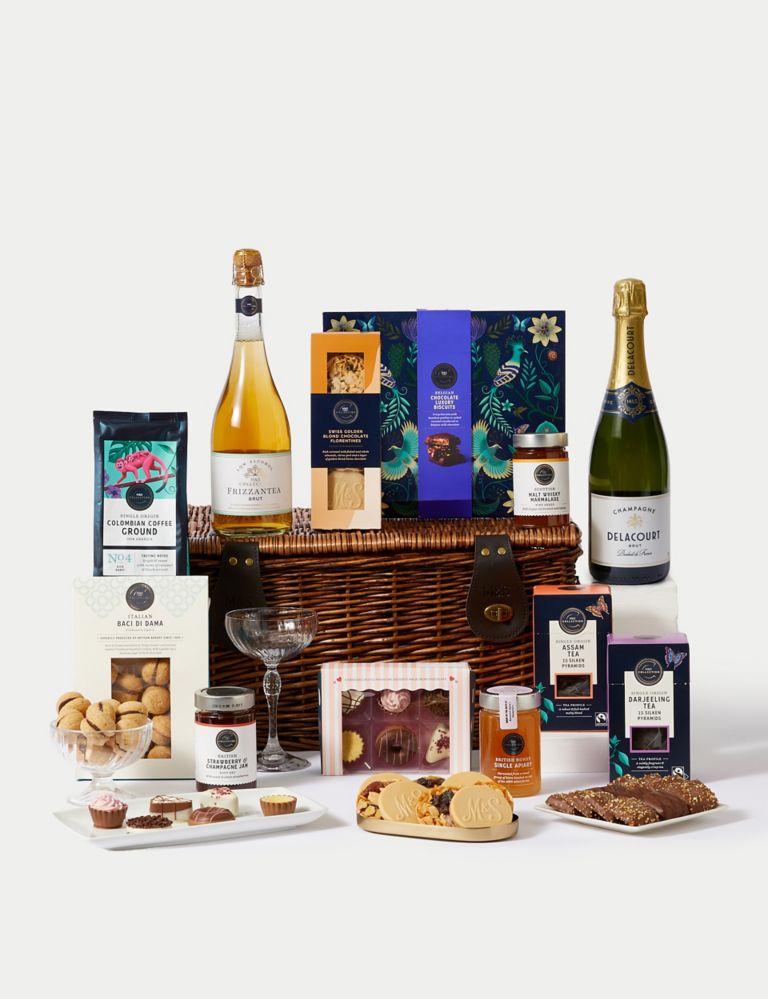 The M&S Collection Tea Hamper 1 of 7