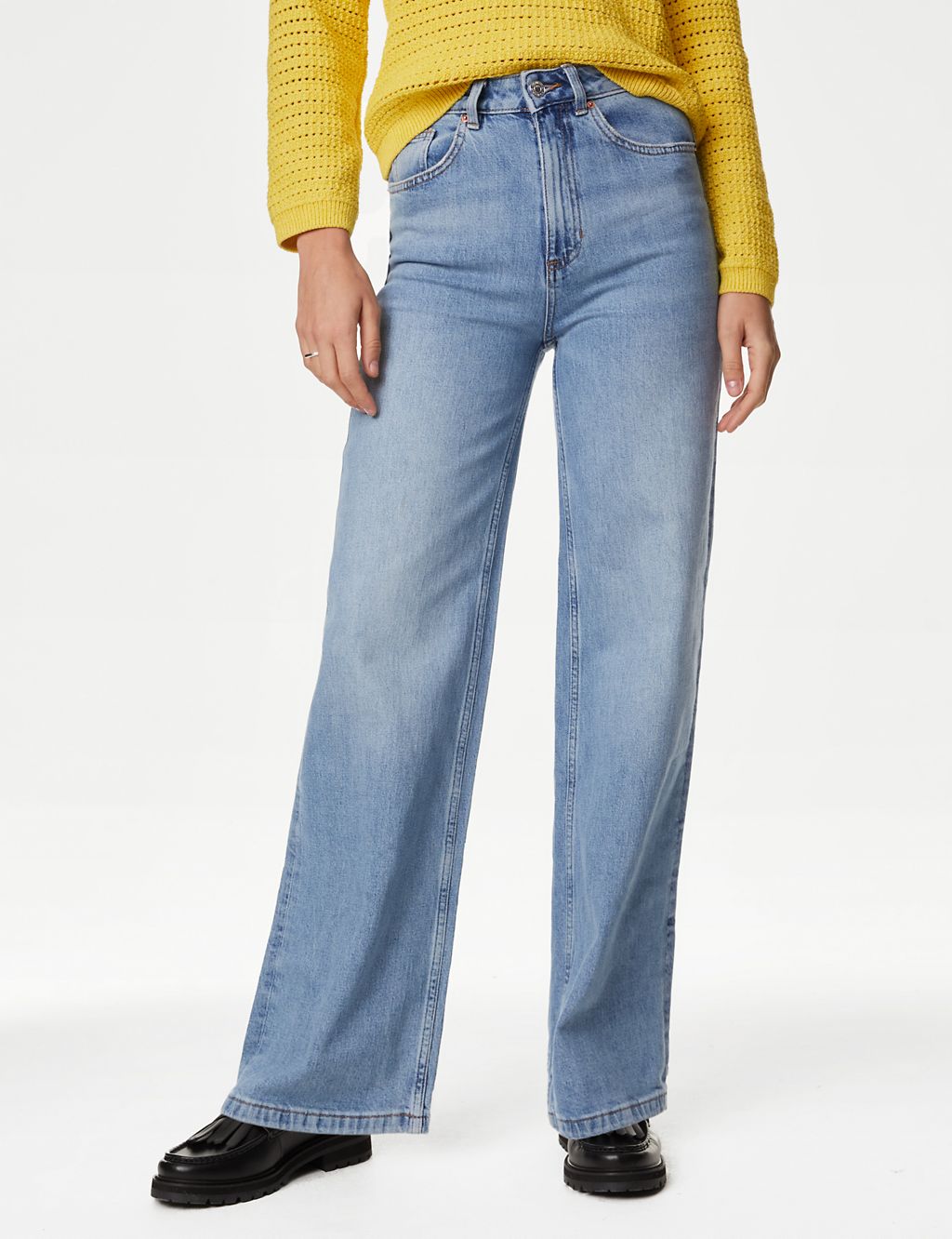 The Wide-Leg Jeans 4 of 6