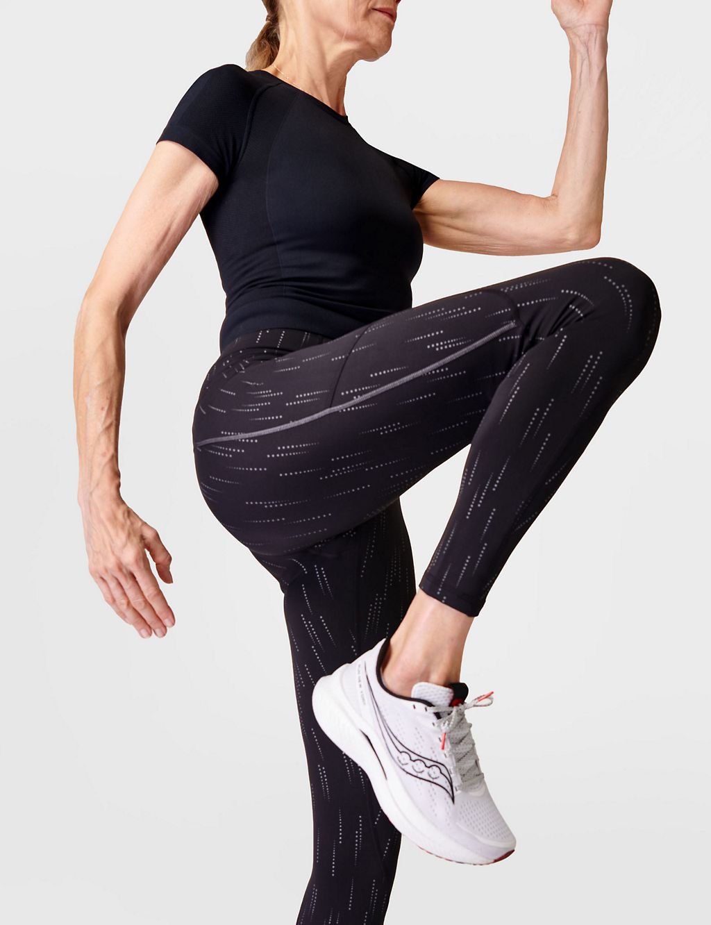 Therma Boost 2.0 Printed Reflective Leggings 2 of 6