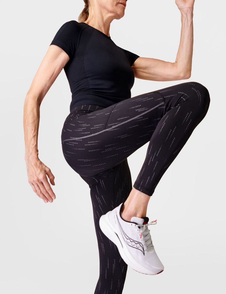 Therma Boost 2.0 Printed Reflective Leggings 3 of 6