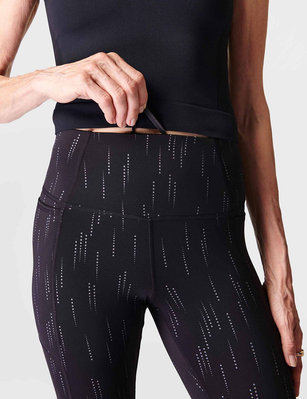 Therma Boost 2.0 Printed Reflective Leggings 4 of 6
