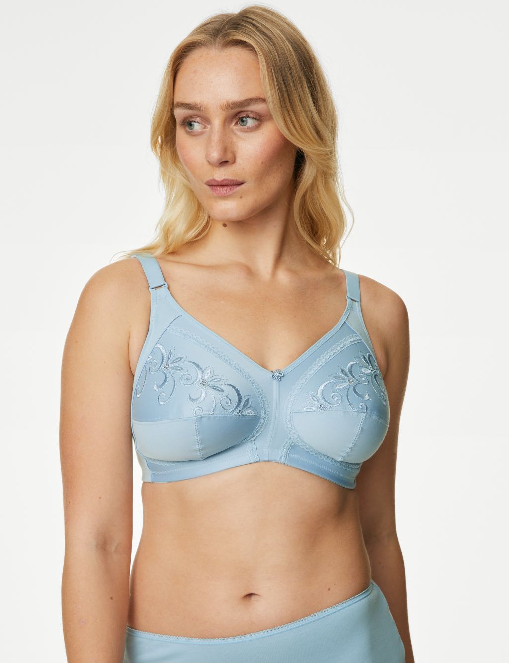 Total Support Embroidered Full Cup Bra B-G 2 of 6