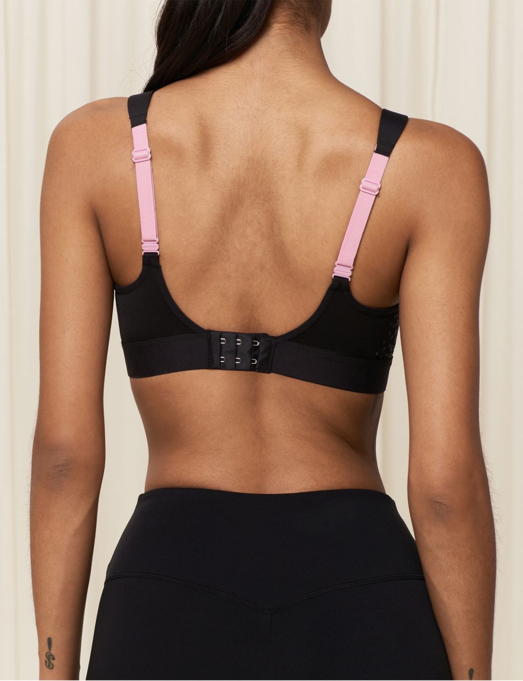 Triaction Extreme Lite Non-Wired Sports Bra 6 of 7