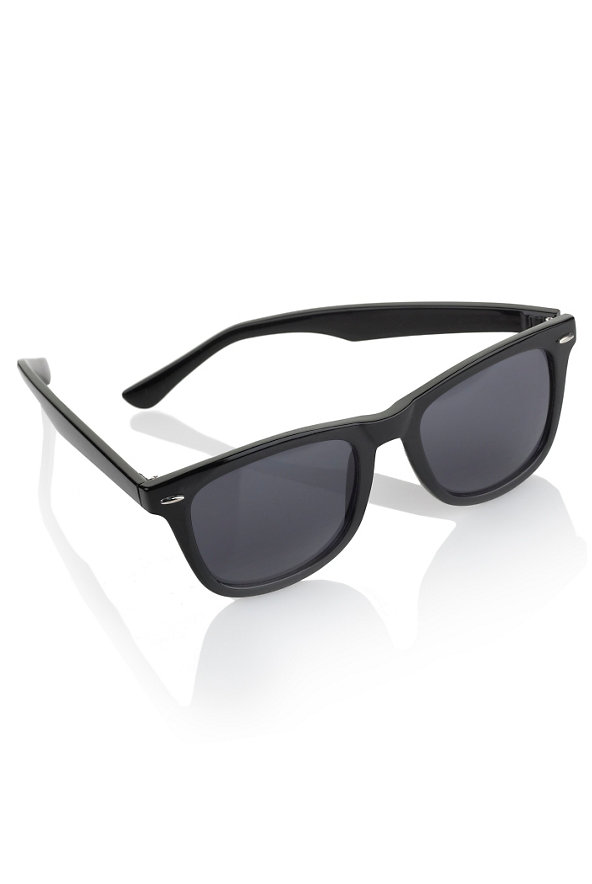 UV Protection Retro Sunglasses Image 1 of 1