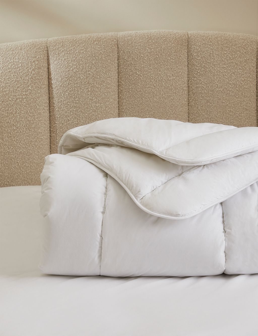 Ultimate Comfort Pure Cotton 13.5 Tog Duvet 2 of 4