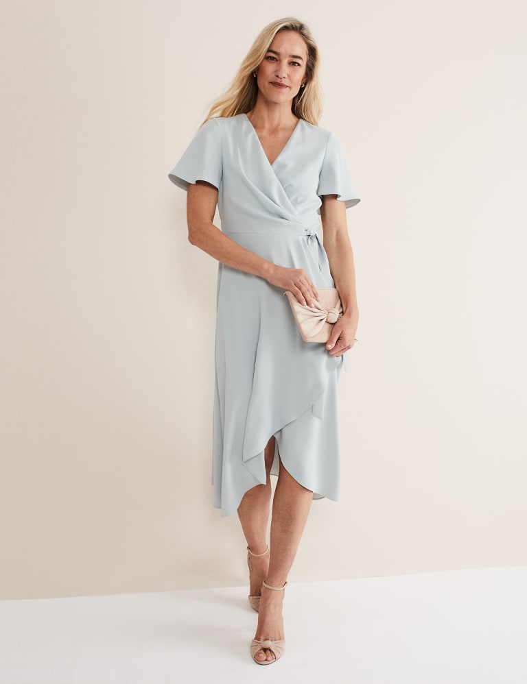 Wrap knee outlet length dress