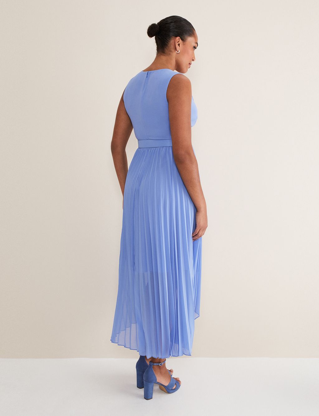 V-Neck Belted Pleated Midaxi Tea Dress 2 of 6