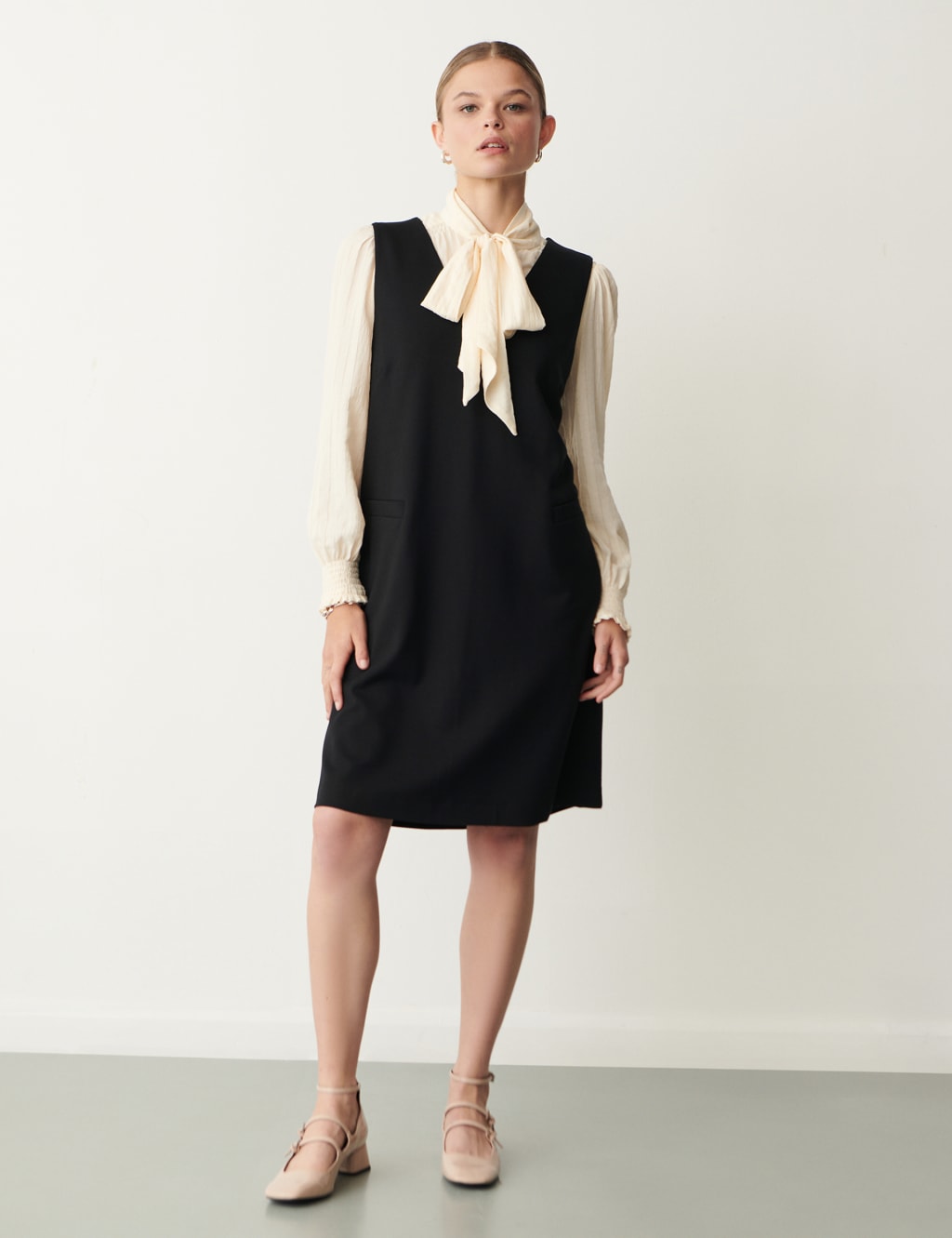 V Neck Knee Length Shift Dress Finery London M S