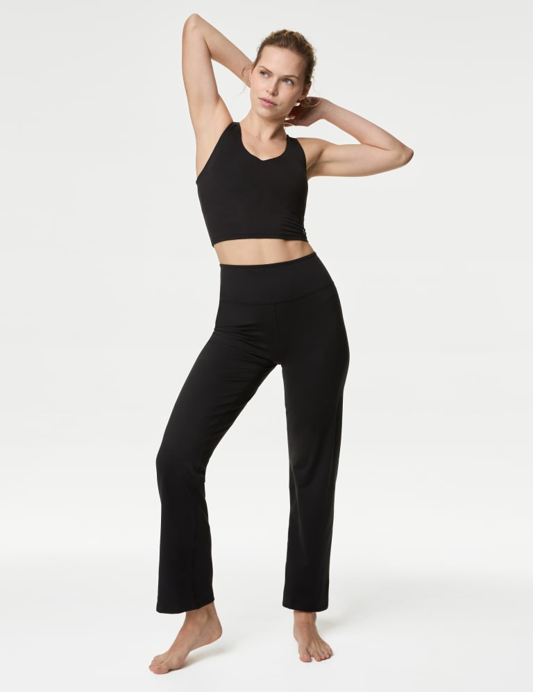 Goodmove, V-Neck Padded Yoga Crop Top - Black