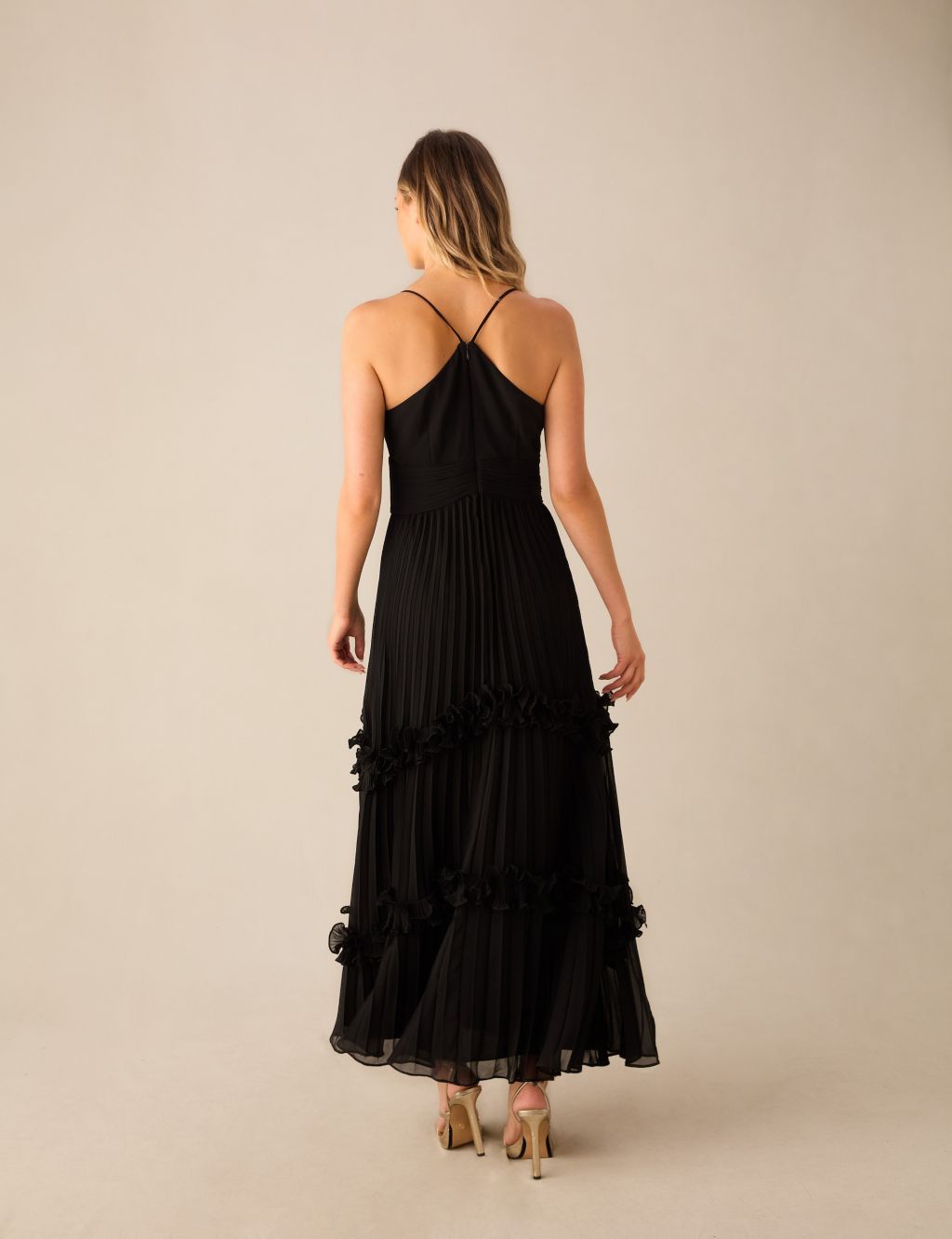V-Neck Pleated Frill Detail Maxi Tiered Dress 7 of 7
