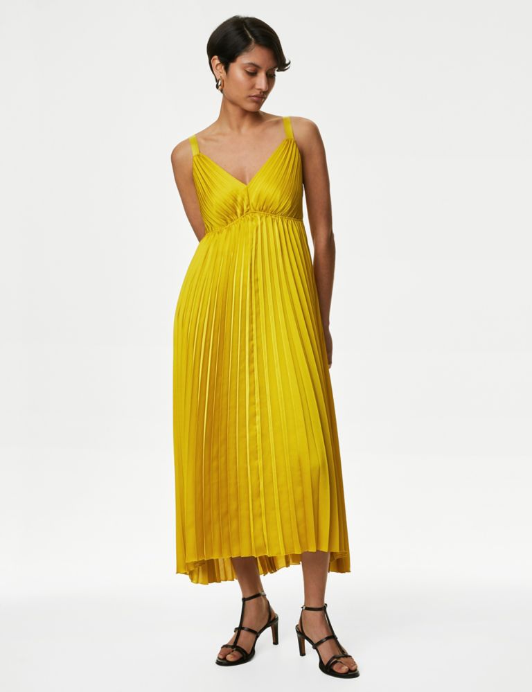 V-Neck Pleated Strappy Midaxi Waisted Dress 4 of 5