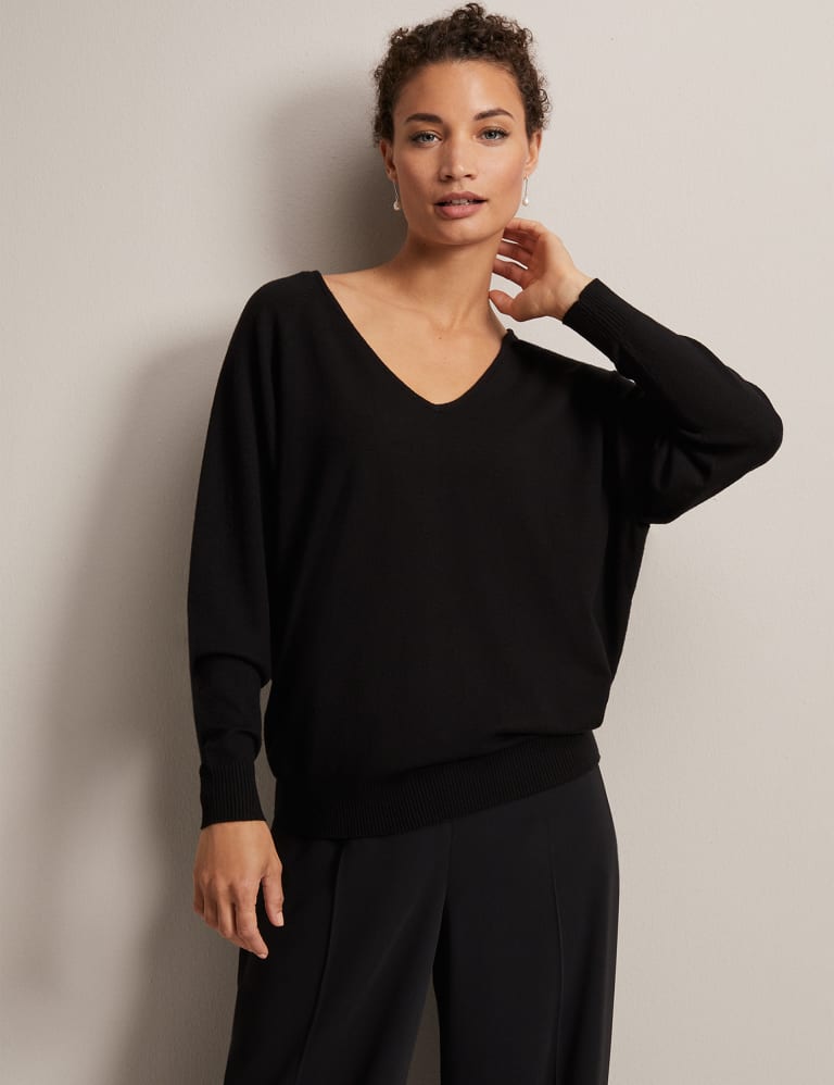 M&s black sales v neck jumper