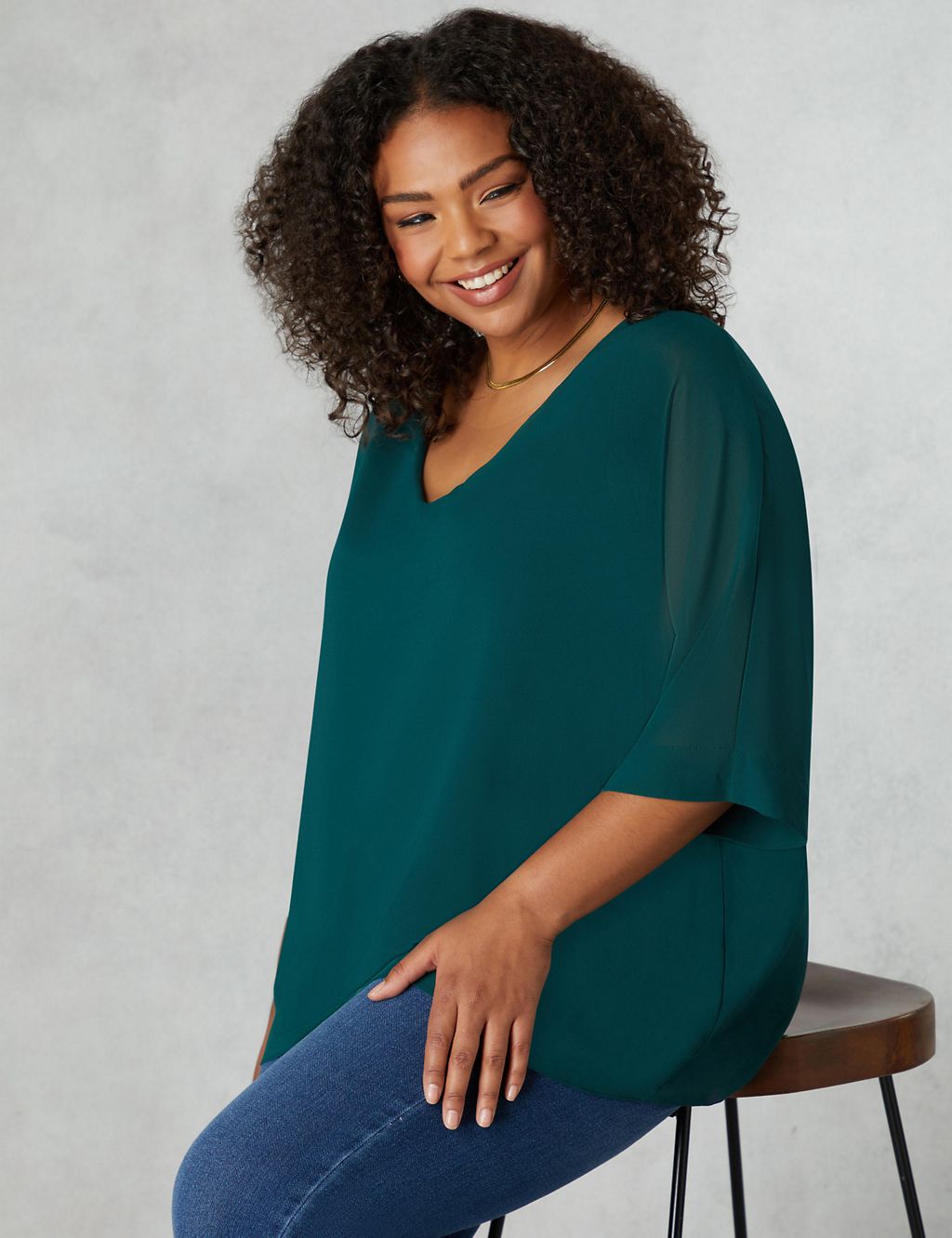 V-Neck Relaxed Top 3 of 4