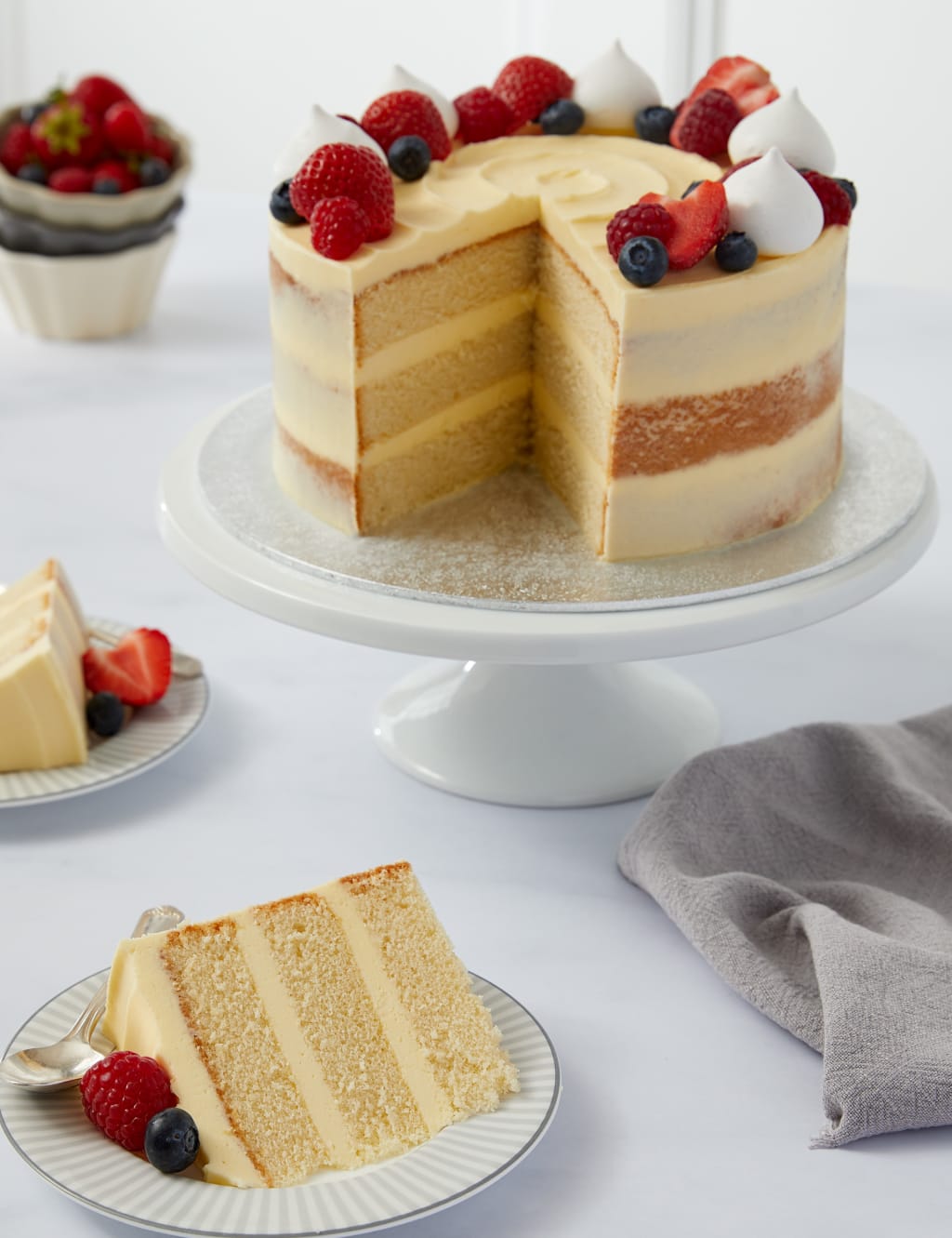 Vanilla Naked Cake (Serves 24) M&S