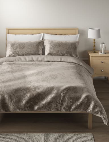 Velvet Bedding Set 1 of 4