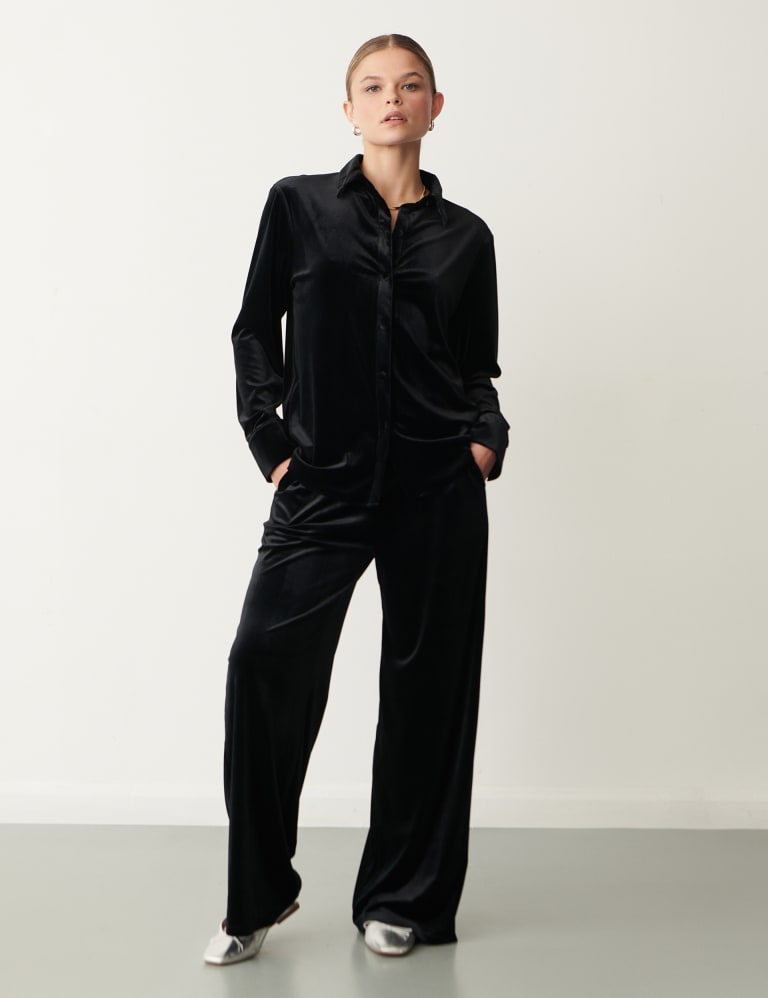 The Hannon Velvet Pants in Black