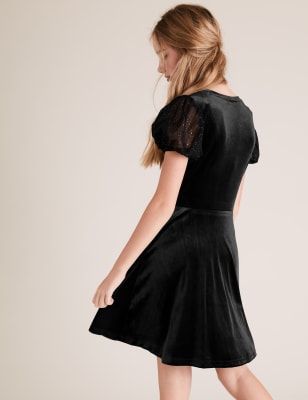 Black velvet puff sleeve cheap dress