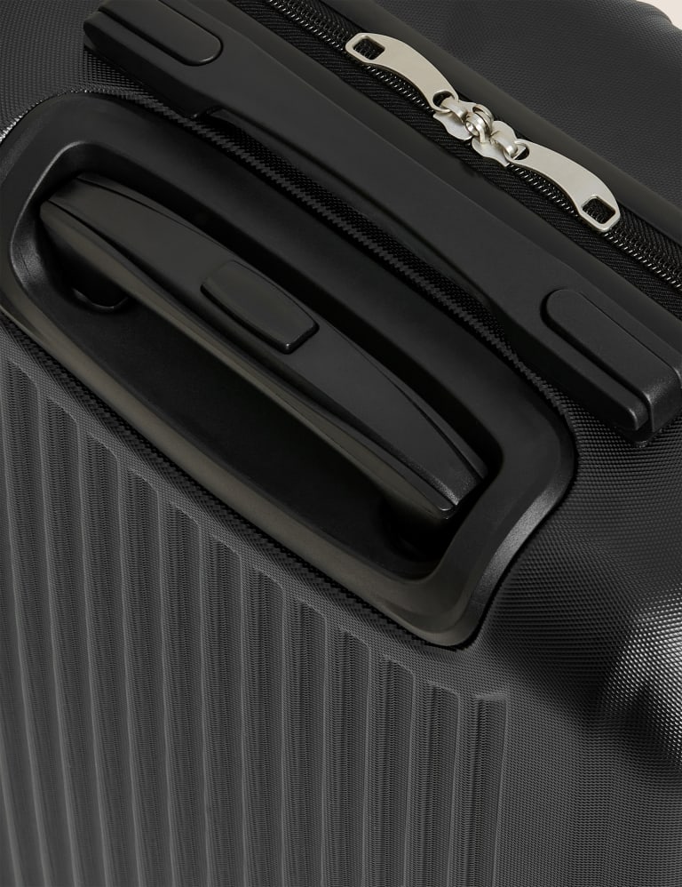 M&s luggage shop
