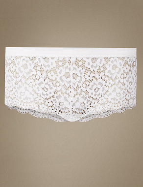 Vintage Lace Low Rise Shorts Image 2 of 3