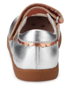 Walkmates Leather Scallop Trim Metallic Shoes (Younger Girls) Image 2 of 5