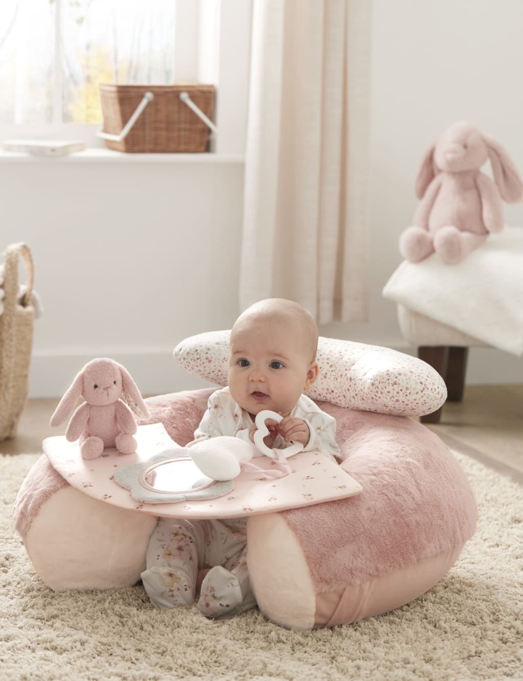 Baby sit and play chair top