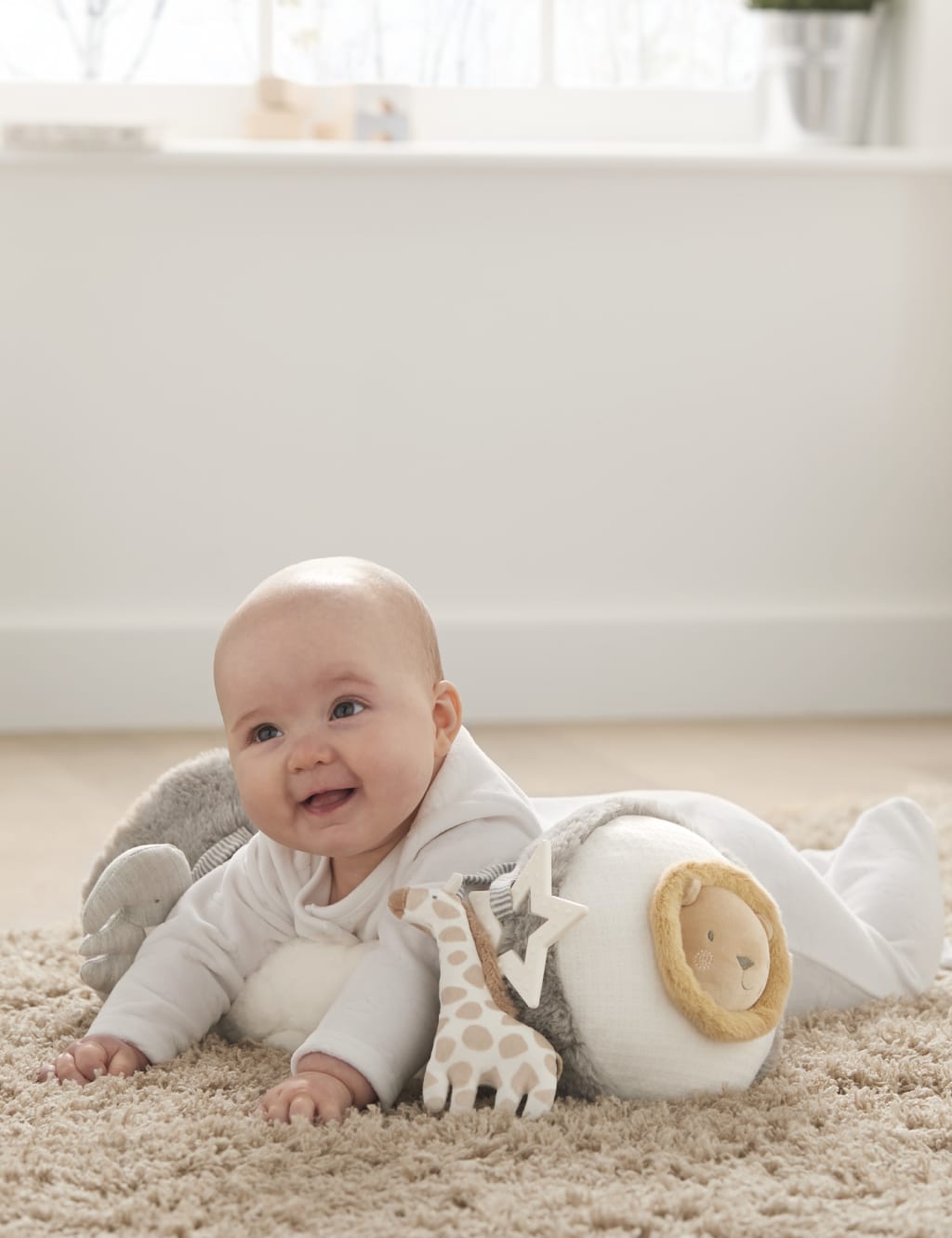 Welcome to the World Tummy Time Roll (7lbs) 1 of 5