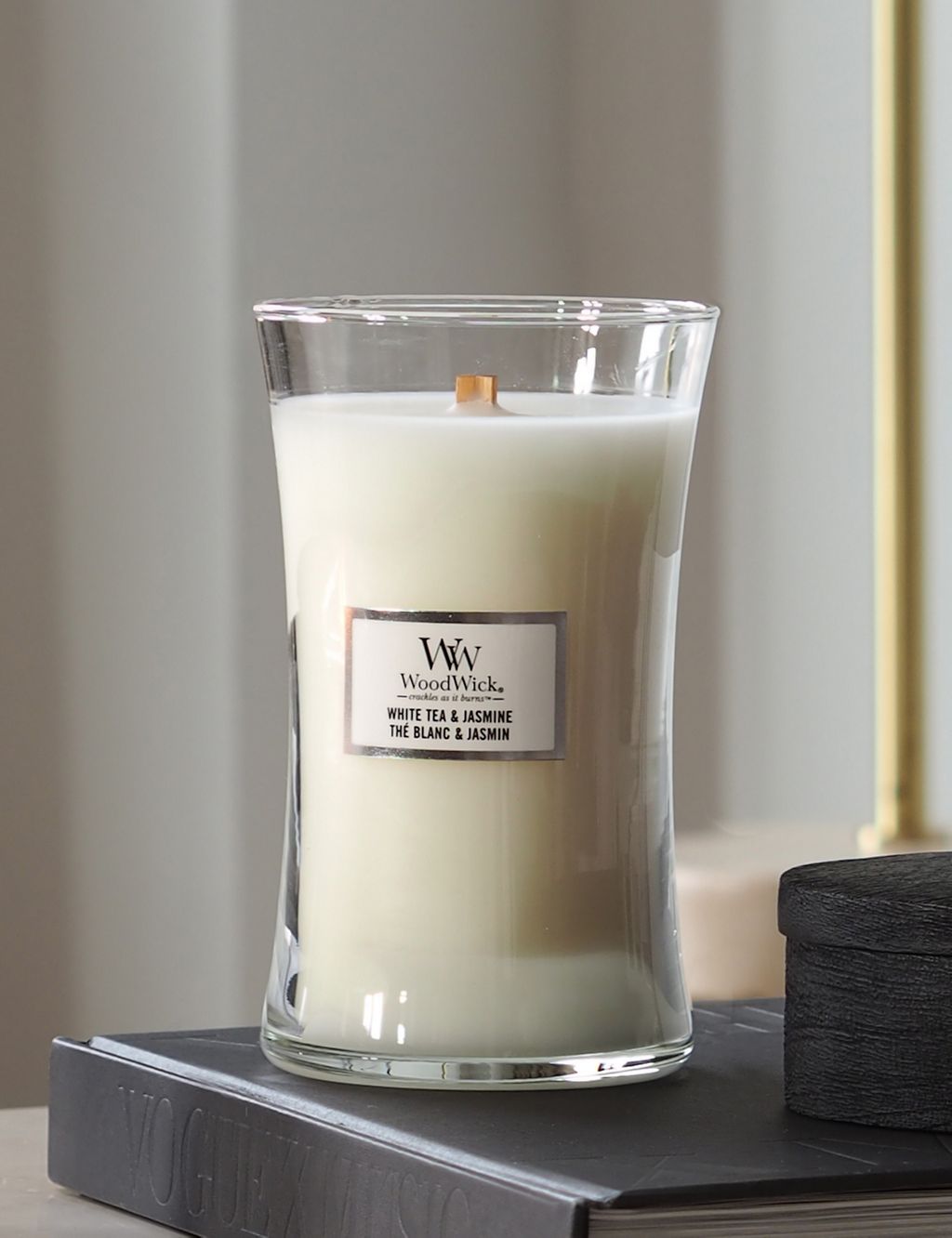 White Tea & Jasmine Hourglass Candle with Crackle Wick 1 of 4