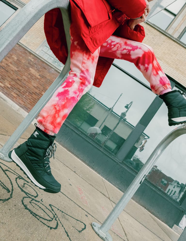 Whitney short 2025 lace snow boot